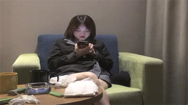 91約炮達人捕獲00後短發極品蘿莉，清純女神主動獻身誘惑
